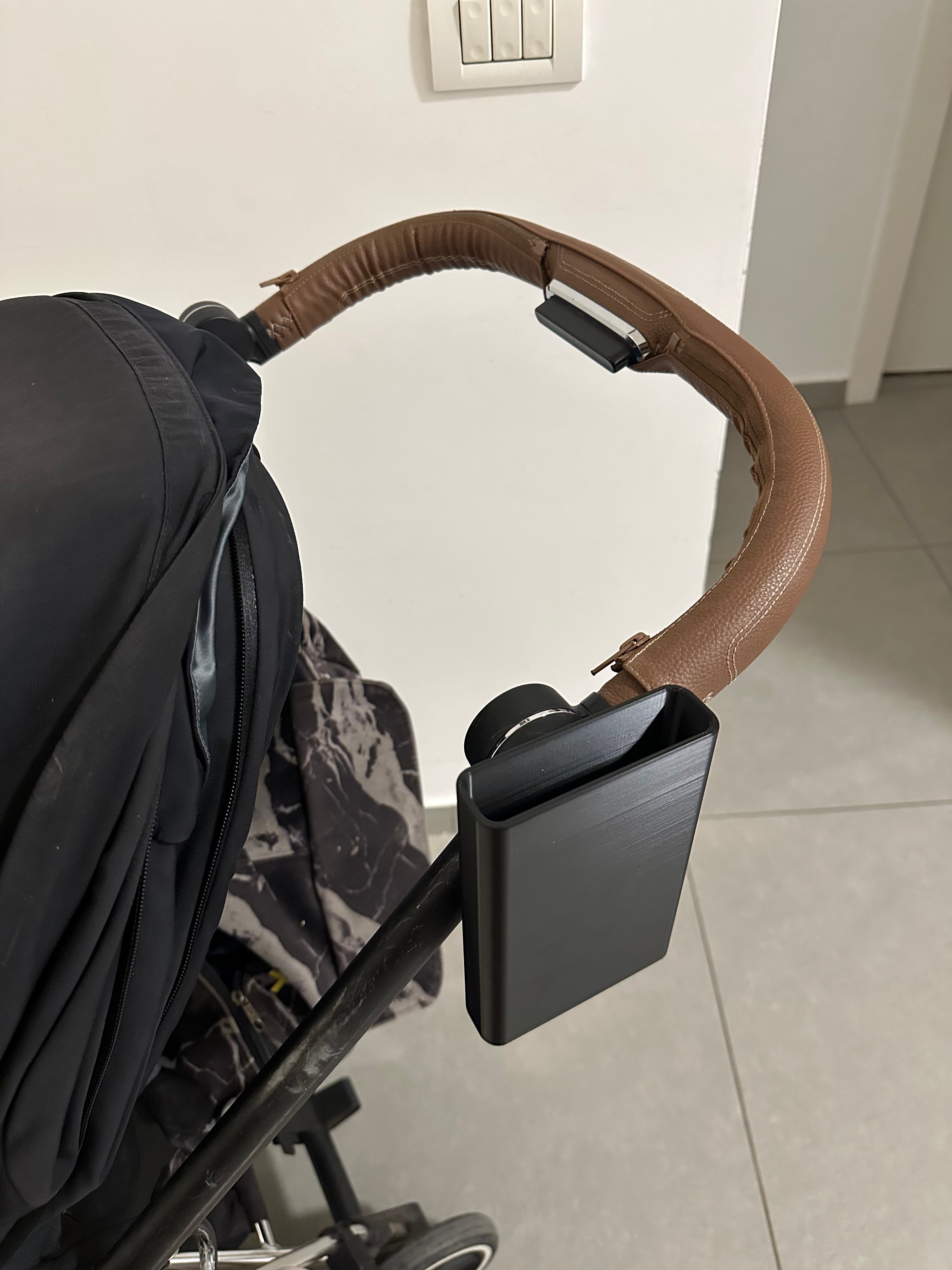 מחזיק טלפון לעגלה