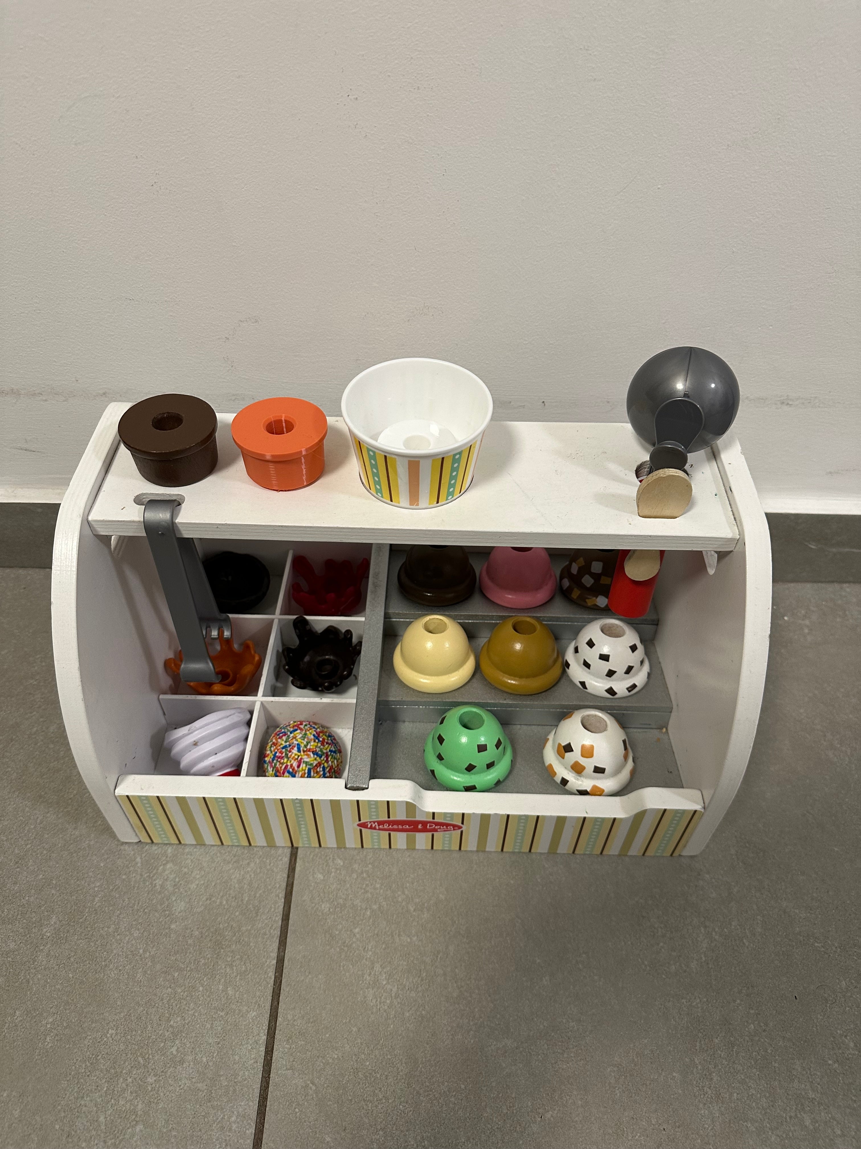 קונוס גלידה תואם למארז הגלידה של Melissa &amp; Doug